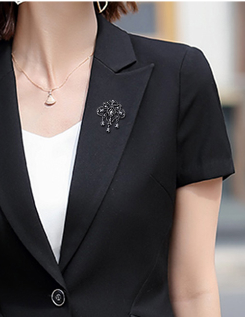 Fashion Black Alloy Diamond Geometric Shape Brooch