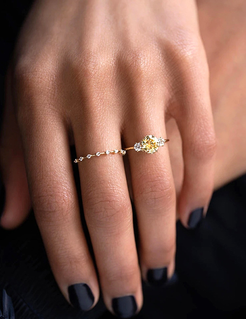 Fashion Gold Triple Diamond Inlaid Round Ring