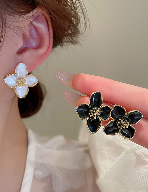 Fashion White (real Gold Plating) Pure Copper Drip Oil Flowers Earrings