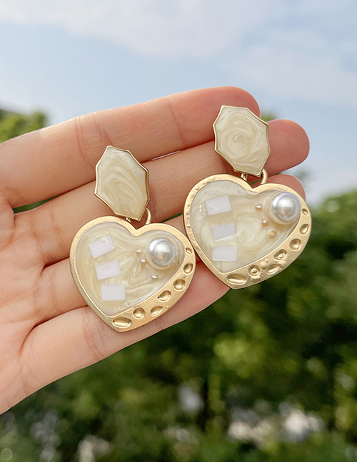 Fashion White Alloy Dripping Oil Pearl Heart Pendant Earrings