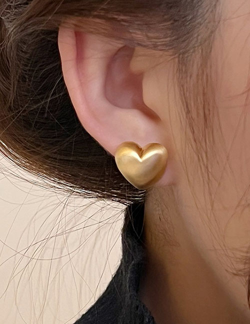 Fashion B Silver Brushed Metal Heart Stud Earrings
