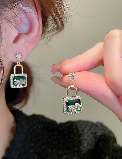 Fashion Green (real Gold Plating) Geometric Zirconia Small Lock Earrings