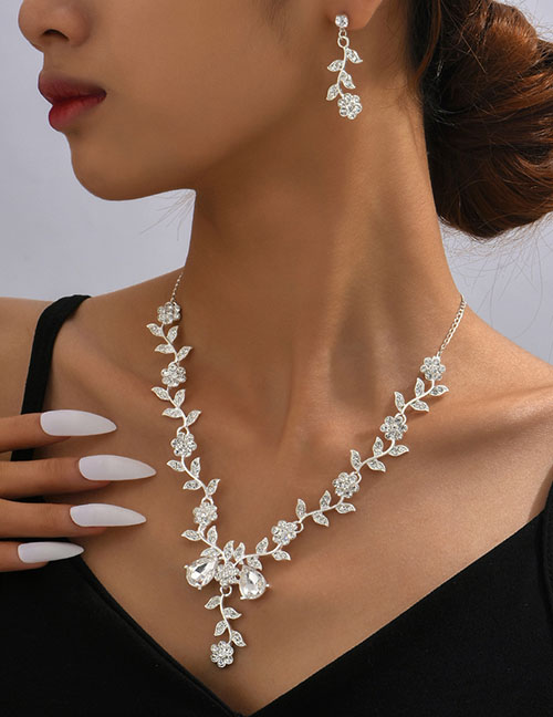 Fashion Silver Geometric Diamond Earrings Necklace Set