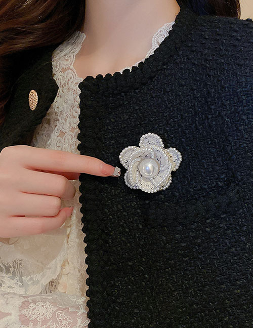 Fashion Brooch - Black Pearl Flower Brooch