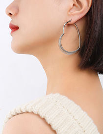 Fashion Steel Spring Peach Heart Earrings 5cm Titanium Steel Gold-plated Hollow Spring Peach Heart Earrings